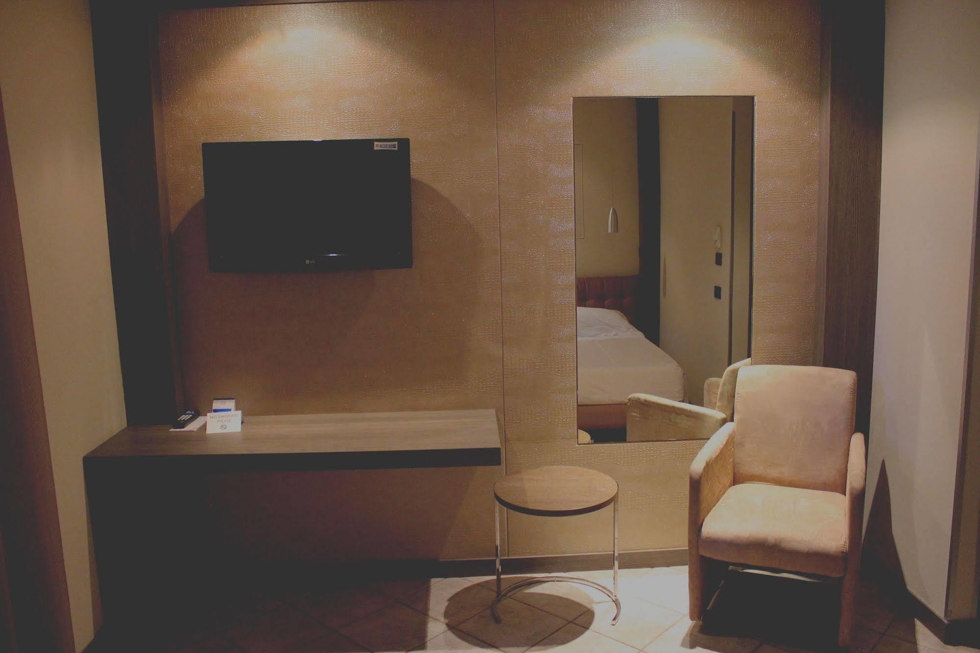 Hotel Due Pini Formigine Buitenkant foto